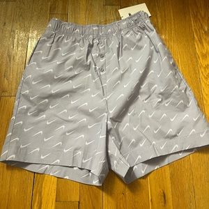 Nike Everyday Modern Women's High-Waisted Woven Shorts Swoosh DV7932-519…